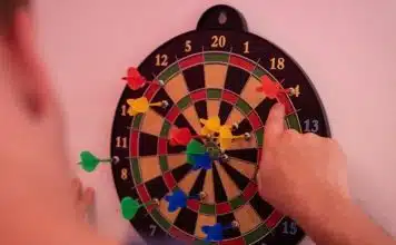 Maîtriser la distance idéale pour le jeu de fléchettes : astuces et techniques Maîtriser la distance idéale pour le jeu de fléchettes astuces et techniques