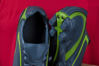 Crampons rugby Adidas : comment choisir le bon modèle selon son poste et le terrain ?
